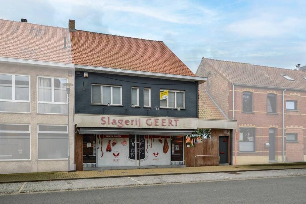 Handelszaak te  koop in Oudenburg 8460 365000.00€  slaapkamers 394.00m² - Zoekertje 246164