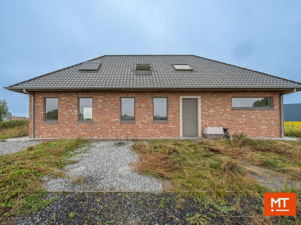 Huis te  koop in Ledegem 8880 449000.00€  slaapkamers 167.00m² - Zoekertje 246185