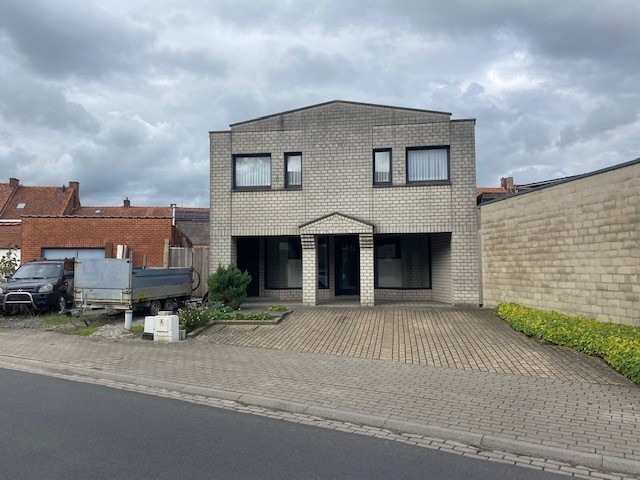 Handelszaak te  koop in Moorsele 8560 269000.00€ 2 slaapkamers 174.00m² - Zoekertje 247378