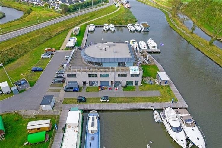 Handelszaak te  koop in Nieuwpoort 8620 1335000.00€  slaapkamers 0.00m² - Zoekertje 247311