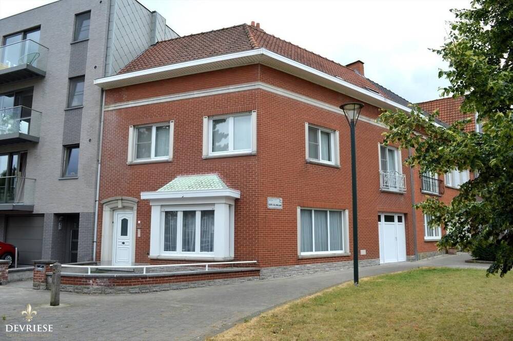 Huis te  huur in Kortrijk 8500 850.00€ 3 slaapkamers 228.00m² - Zoekertje 249289