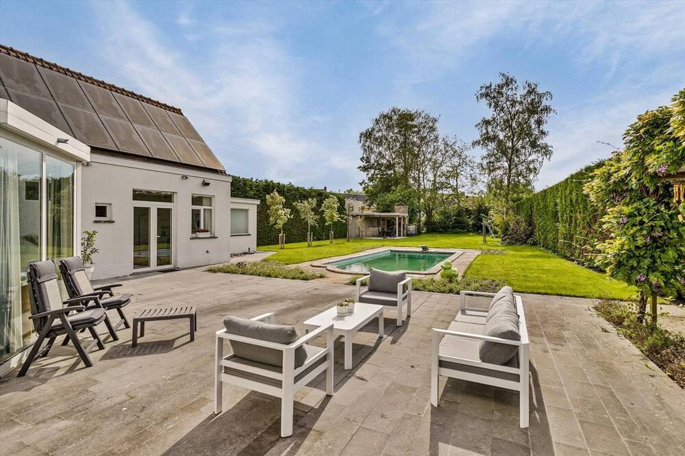 Huis te  koop in Oostkamp 8020 725000.00€ 5 slaapkamers 481.00m² - Zoekertje 249312