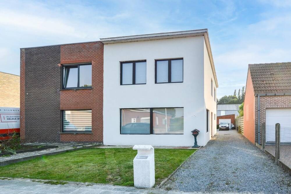 Huis te  koop in Oudenburg 8460 285000.00€ 2 slaapkamers m² - Zoekertje 250659