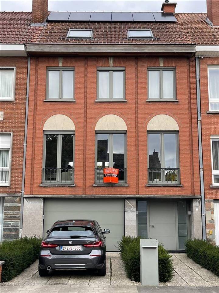 Huis te  in Kortrijk 8500 535000.00€ 3 slaapkamers 273.00m² - Zoekertje 251187