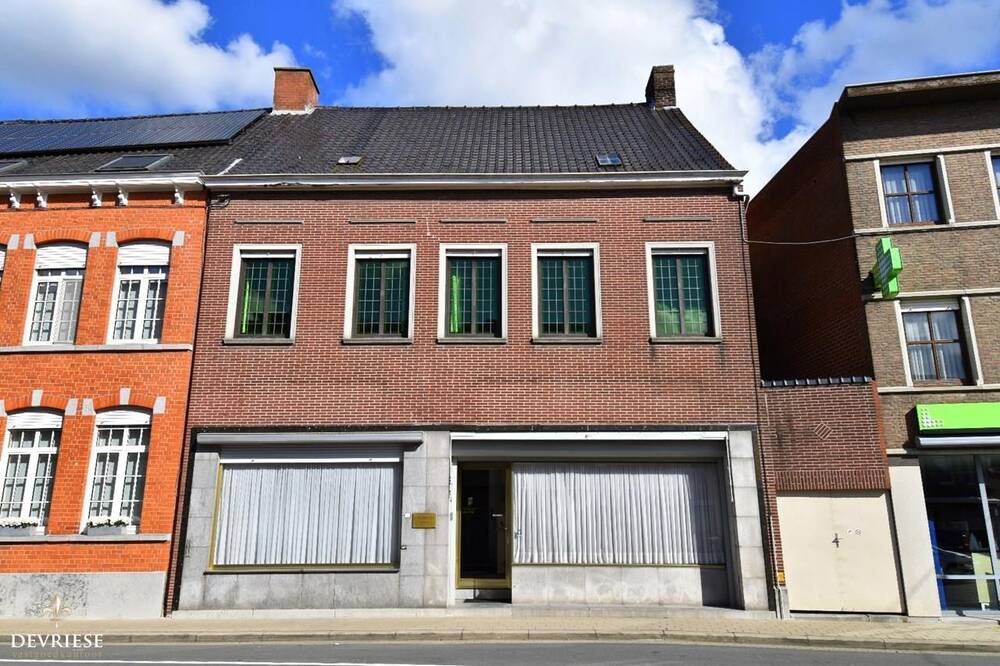 Huis te  koop in Gullegem 8560 358000.00€ 4 slaapkamers 251.00m² - Zoekertje 251012