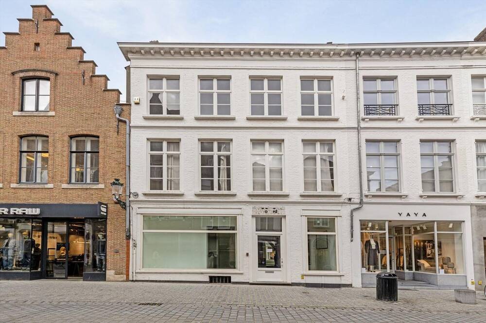 Handelszaak te  huur in Brugge 8000 3900.00€  slaapkamers 0.00m² - Zoekertje 250757