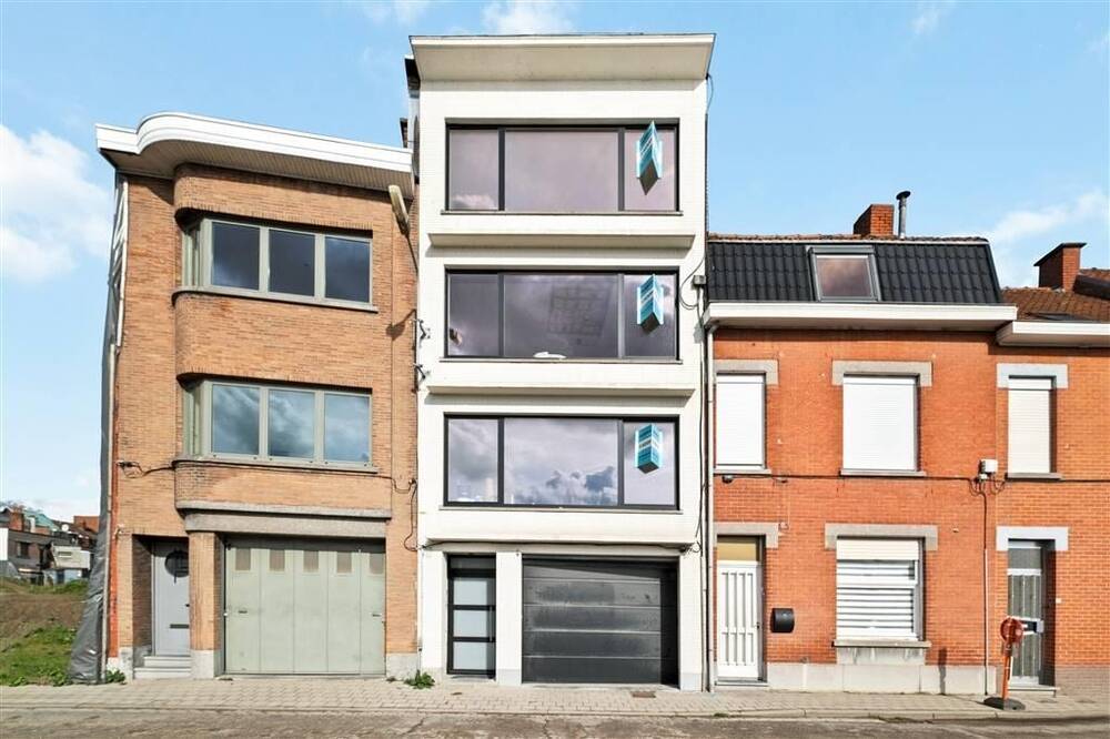 Appartement te  koop in Menen 8930 575000.00€ 6 slaapkamers 76.00m² - Zoekertje 253920