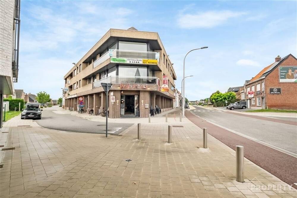 Handelszaak te  koop in Oostrozebeke 8780 350000.00€  slaapkamers 592.00m² - Zoekertje 255157