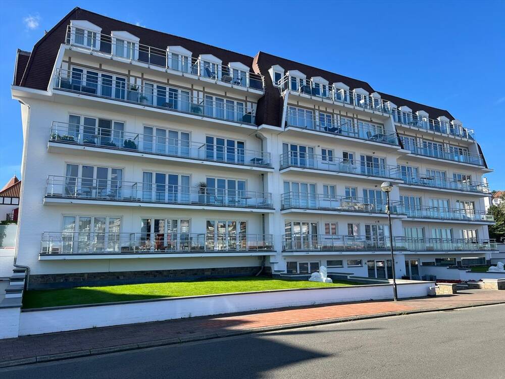 Parking & garage te  koop in Heist-aan-Zee 8301 82000.00€  slaapkamers m² - Zoekertje 254795