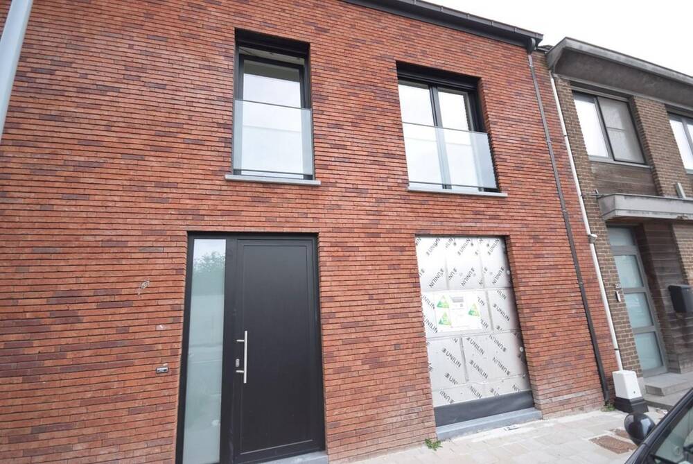 Huis te  huur in Roeselare 8800 950.00€  slaapkamers m² - Zoekertje 257315