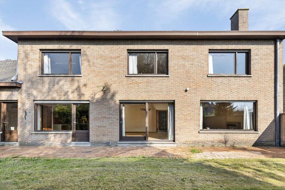 Huis te  koop in Ruddervoorde 8020 425000.00€ 4 slaapkamers 388.00m² - Zoekertje 257262