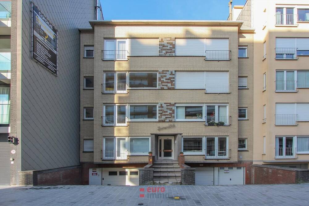 Parking & garage te  huur in Nieuwpoort 8620 100.00€  slaapkamers m² - Zoekertje 256982