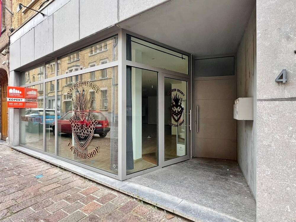 Handelszaak te  huur in Ieper 8900 750.00€  slaapkamers m² - Zoekertje 260118