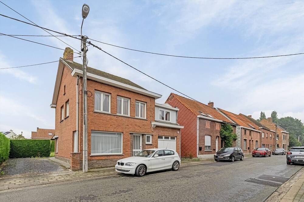 Huis te  koop in Deerlijk 8540 279000.00€ 4 slaapkamers 162.00m² - Zoekertje 264114