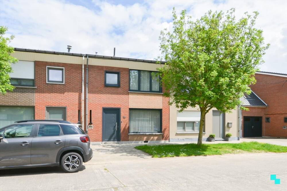 Huis te  koop in Izegem 8870 163000.00€ 3 slaapkamers 145.00m² - Zoekertje 263824