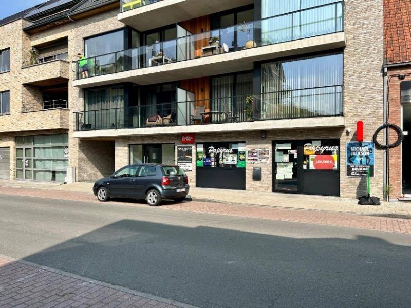 Handelszaak te  koop in Izegem 8870 180000.00€  slaapkamers m² - Zoekertje 264842