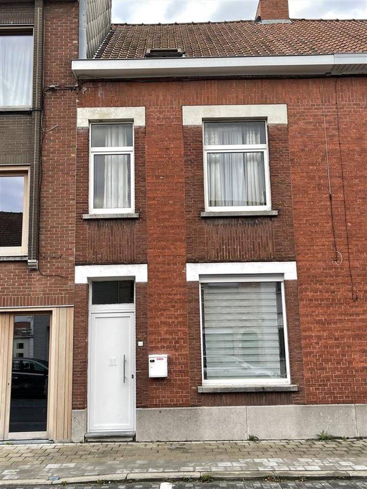 Huis te  in Kortrijk 8500 140000.00€ 2 slaapkamers m² - Zoekertje 266329