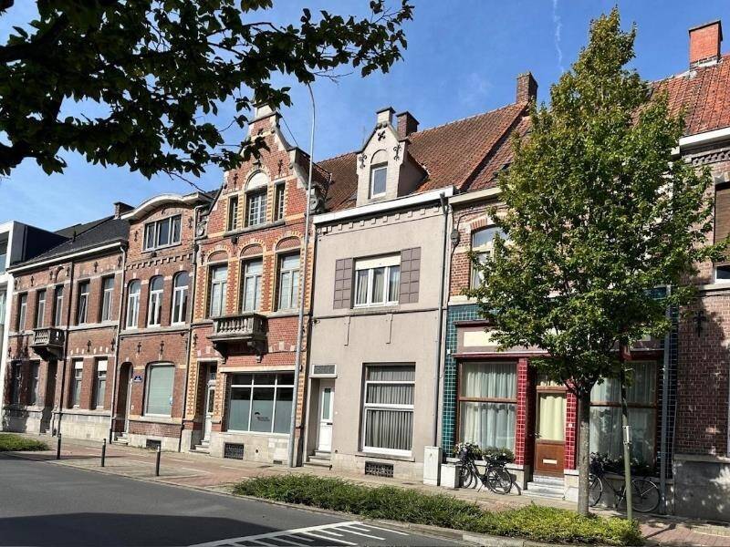 Huis te  koop in Izegem 8870 159000.00€ 3 slaapkamers 176.00m² - Zoekertje 268632