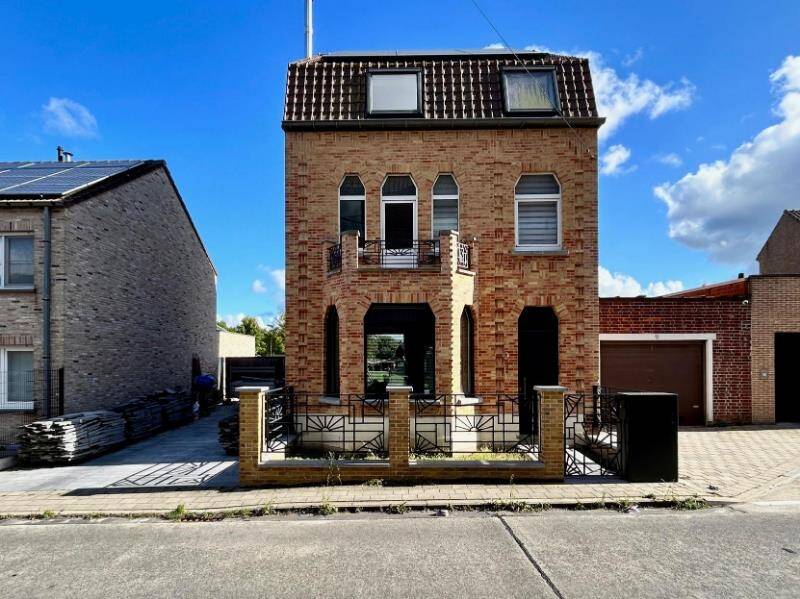 Huis te  koop in Lichtervelde 8810 495000.00€ 4 slaapkamers 228.00m² - Zoekertje 269220