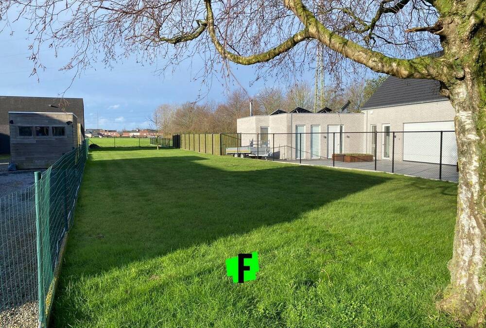 Grond te  koop in Deerlijk 8540 180000.00€  slaapkamers 0.00m² - Zoekertje 272875