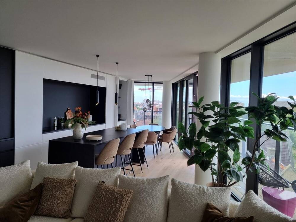 Appartement te  huur in Knokke 8300 1750.00€ 3 slaapkamers 135.00m² - Zoekertje 274298