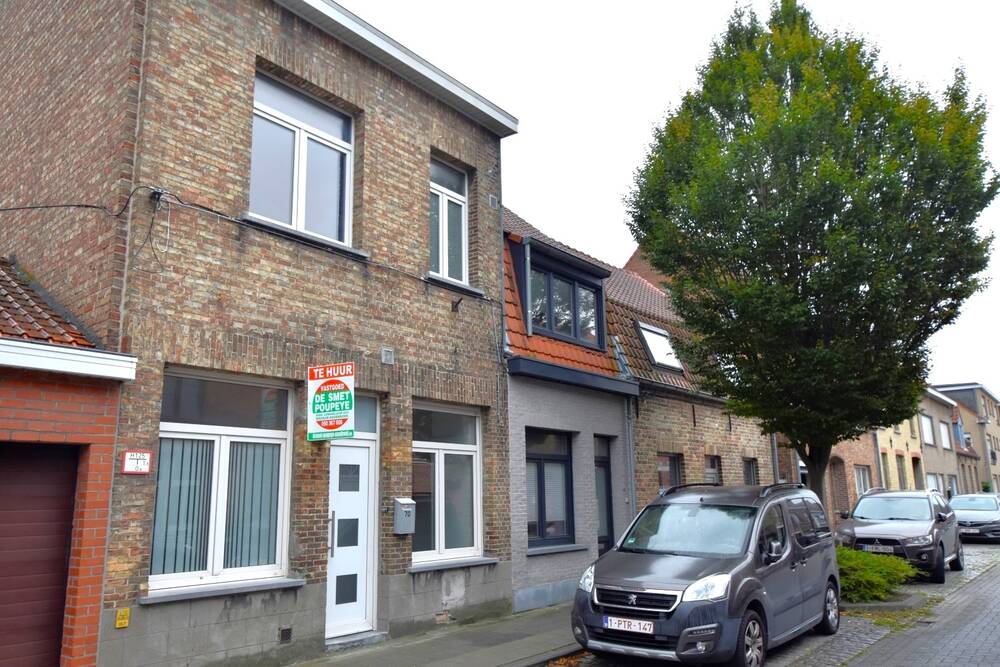 Huis te  huur in Sint-Andries 8200 1200.00€ 4 slaapkamers 178.00m² - Zoekertje 274116