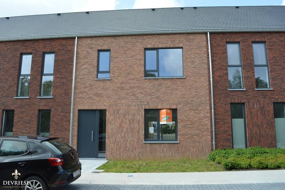 Huis te  huur in Kortrijk 8500 1100.00€ 3 slaapkamers 218.00m² - Zoekertje 284799