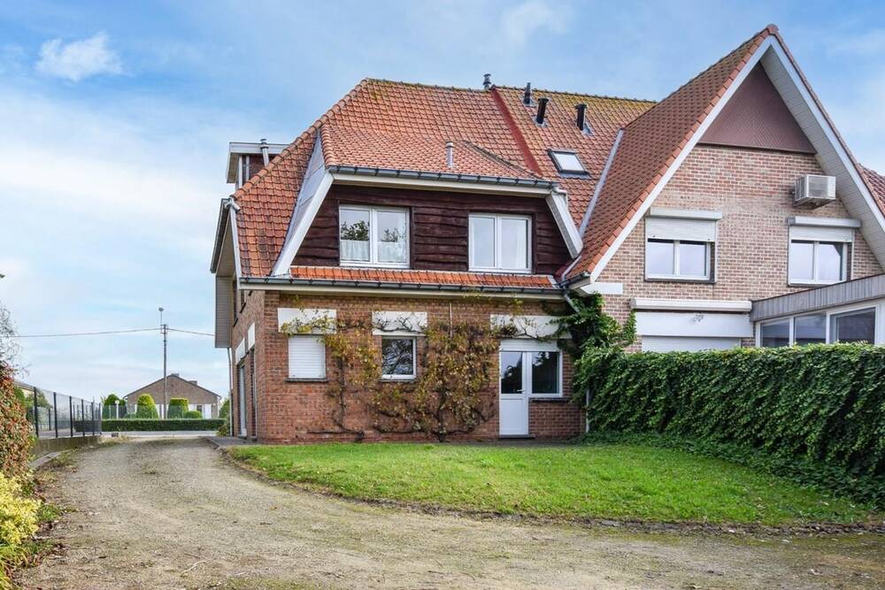 Huis te  koop in Lombardsijde 8434 245000.00€ 5 slaapkamers 137.00m² - Zoekertje 284219