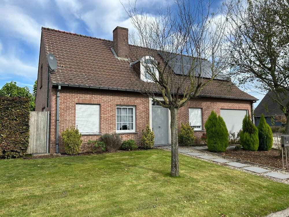 Villa te  koop in Oeselgem 8720 459000.00€ 3 slaapkamers m² - Zoekertje 284812