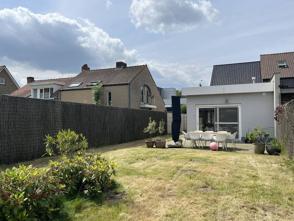 Huis te  koop in Oostkamp 8020 425000.00€ 2 slaapkamers m² - Zoekertje 285249