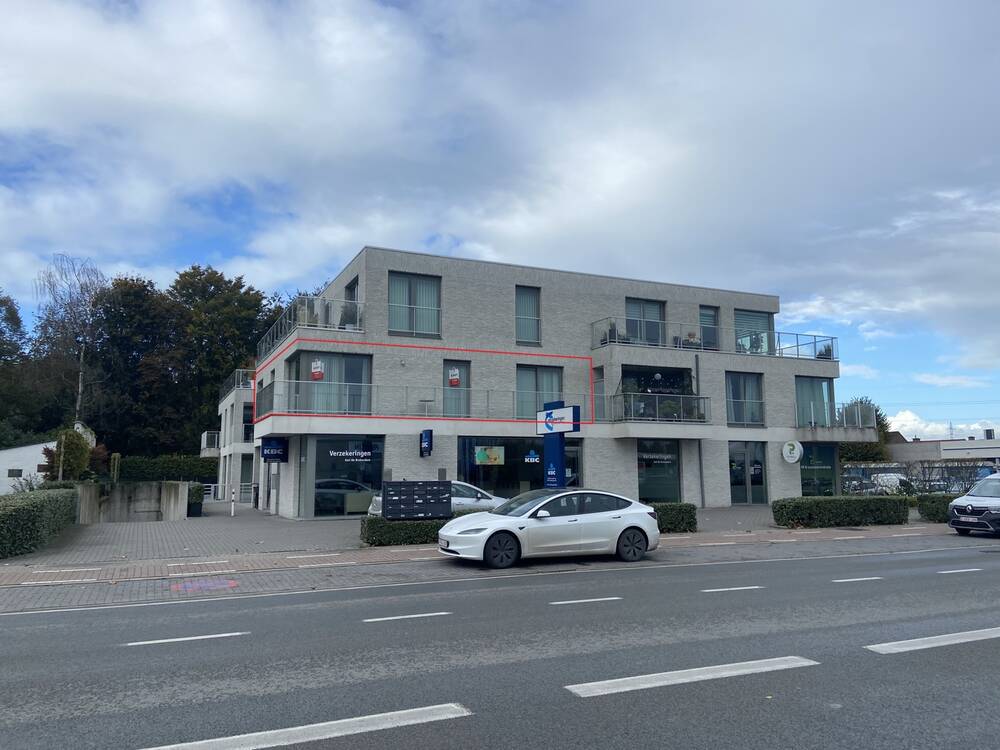 Appartement te  huur in Harelbeke 8530 900.00€ 3 slaapkamers m² - Zoekertje 285479