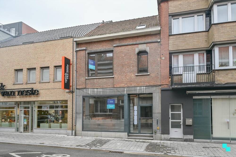 Handelszaak te  koop in Izegem 8870 159000.00€ 3 slaapkamers 267.00m² - Zoekertje 286398