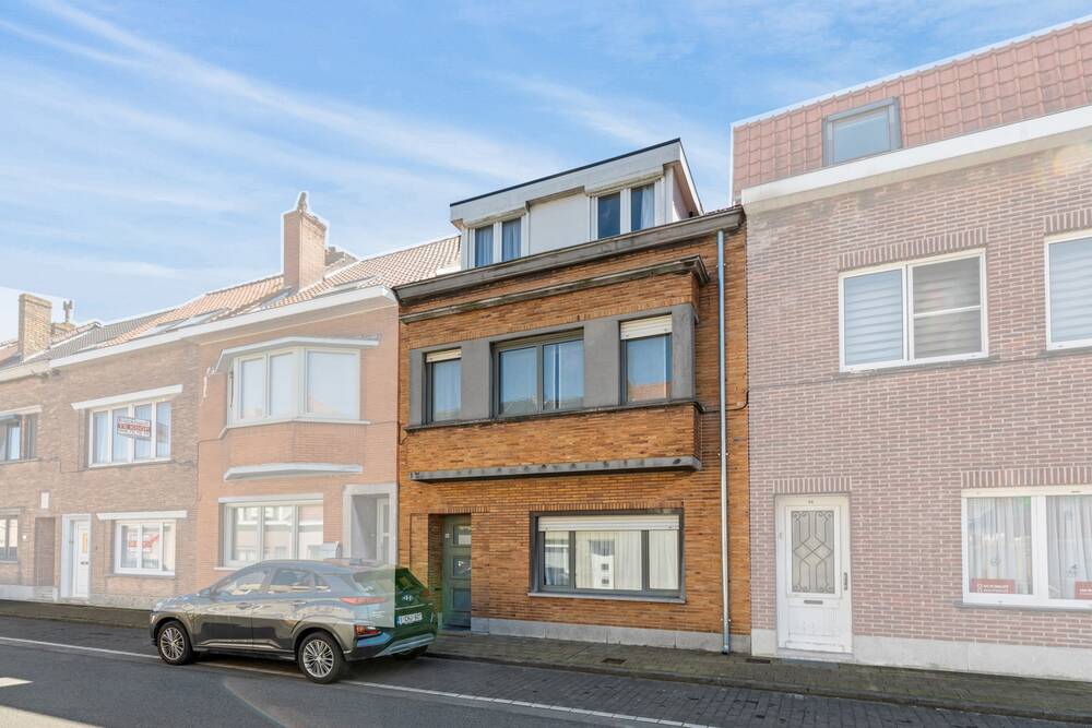 Huis te  koop in Bredene 8450 279000.00€ 4 slaapkamers 228.00m² - Zoekertje 287144