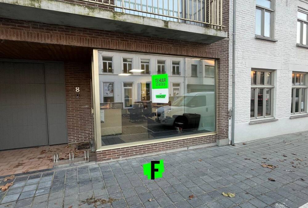 Handelszaak te  in Lo 8647 775.00€  slaapkamers 0.00m² - Zoekertje 288773