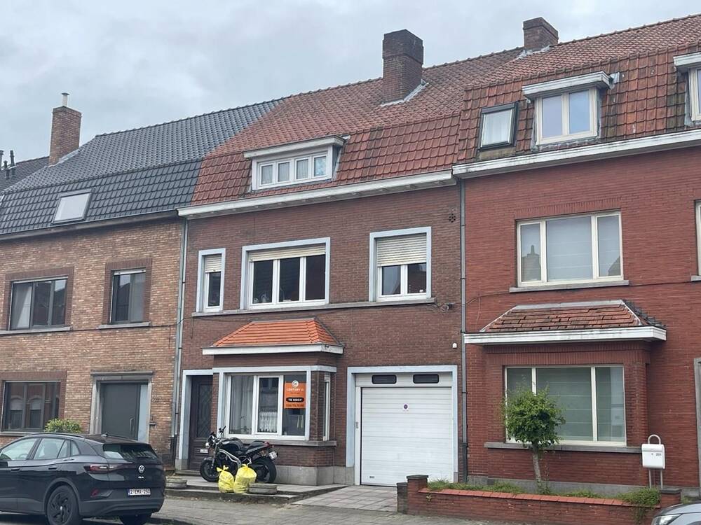 Huis te  koop in Sint-Andries 8200 339000.00€ 6 slaapkamers 270.00m² - Zoekertje 288701