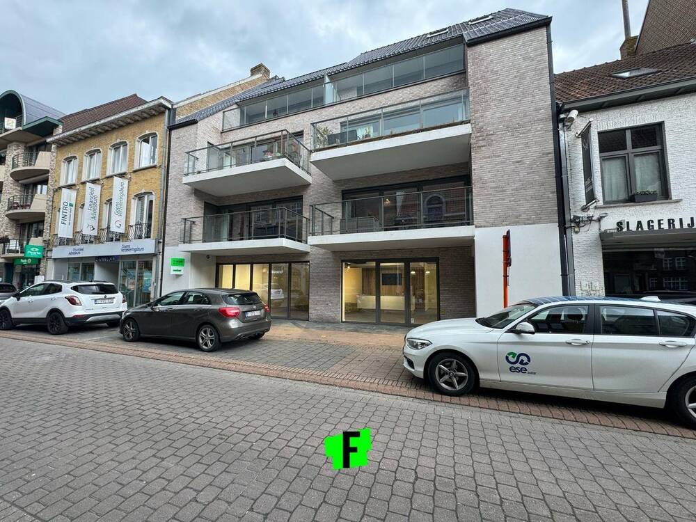 Handelszaak te  huur in Veurne 8630 1650.00€  slaapkamers 0.00m² - Zoekertje 288760