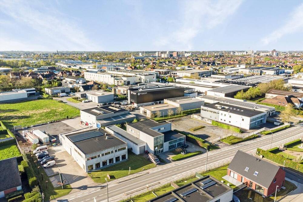 Handelszaak te  koop in Roeselare 8800 895000.00€  slaapkamers 240.00m² - Zoekertje 289405