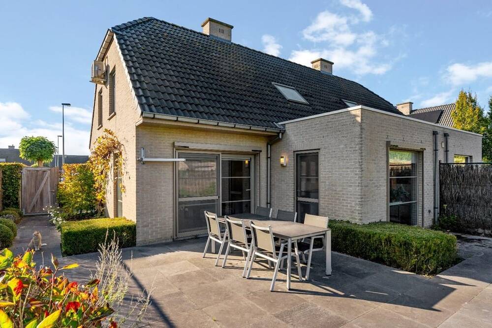 Huis te  koop in Rumbeke 8800 369000.00€ 3 slaapkamers m² - Zoekertje 292160