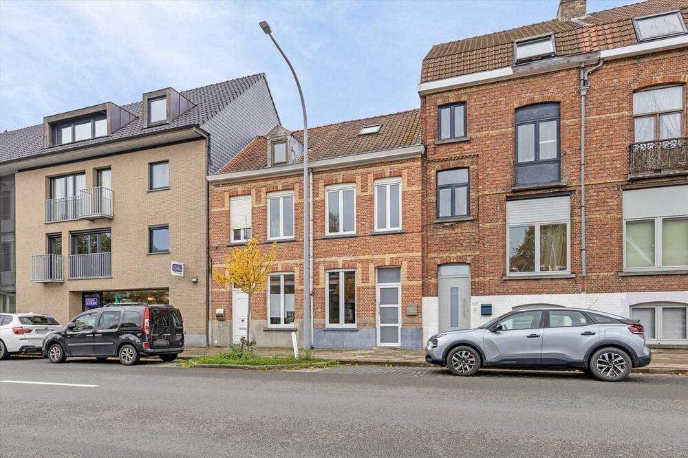 Huis te  koop in Sint-Andries 8200 275000.00€ 3 slaapkamers 124.00m² - Zoekertje 292714