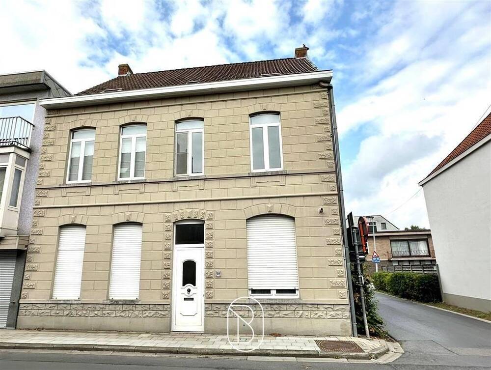 Huis te  koop in Waregem 8790 319000.00€ 6 slaapkamers 250.00m² - Zoekertje 293064