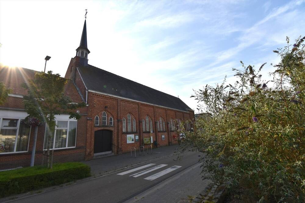 Huis te  koop in Ruiselede 8755 210000.00€  slaapkamers 340.00m² - Zoekertje 294485