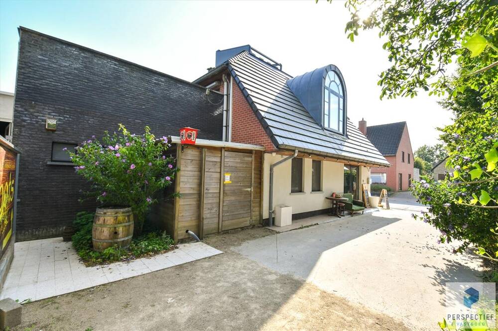 Huis te  koop in Sint-Kruis 8310 990000.00€ 4 slaapkamers 496.00m² - Zoekertje 294690