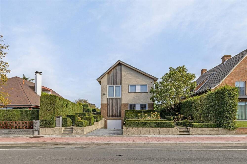 Huis te  koop in Oostkamp 8020 550000.00€ 4 slaapkamers 240.00m² - Zoekertje 295094