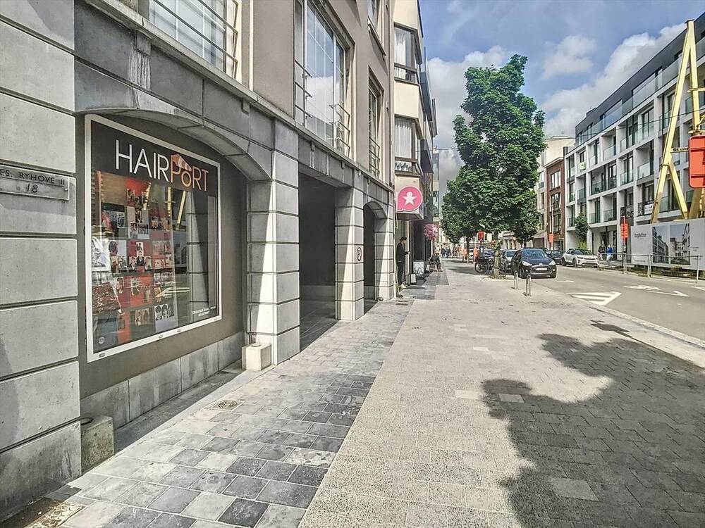 Handelszaak te  huur in Kortrijk 8500 850.00€  slaapkamers 0.00m² - Zoekertje 295199