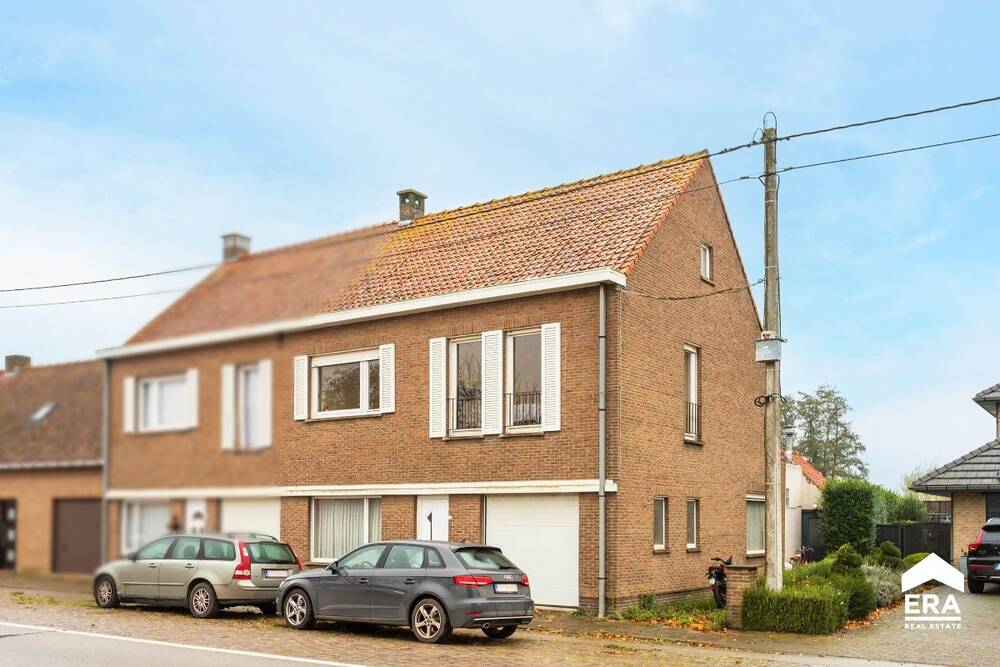 Huis te  koop in Zonnebeke 8980 220000.00€ 4 slaapkamers 220.00m² - Zoekertje 296569