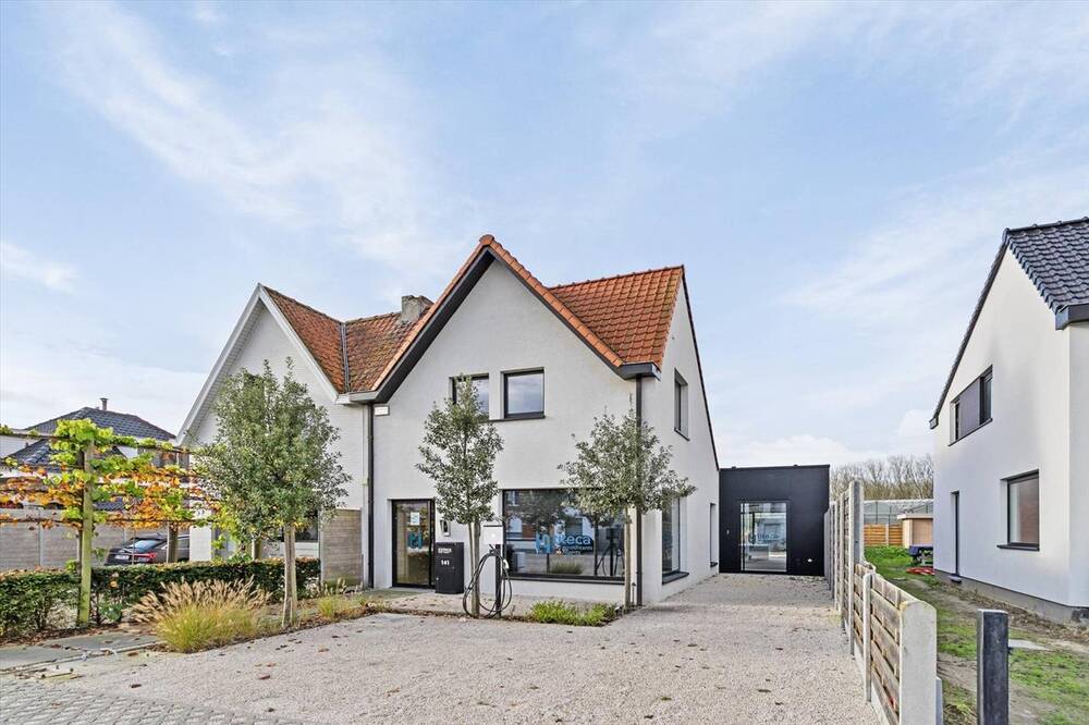 Handelszaak te  in Maldegem 9990 650000.00€  slaapkamers 0.00m² - Zoekertje 297069