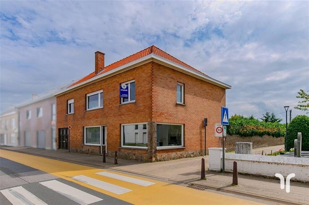 Huis te  koop in Gistel 8470 209000.00€ 5 slaapkamers 252.00m² - Zoekertje 296175