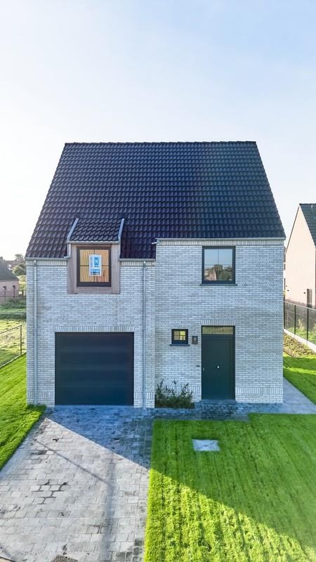 Huis te  koop in Meulebeke 8760 421293.00€ 3 slaapkamers 152.00m² - Zoekertje 298219