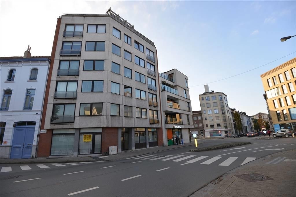 Appartement te  huur in Kortrijk 8500 595.00€ 1 slaapkamers 95.00m² - Zoekertje 298695