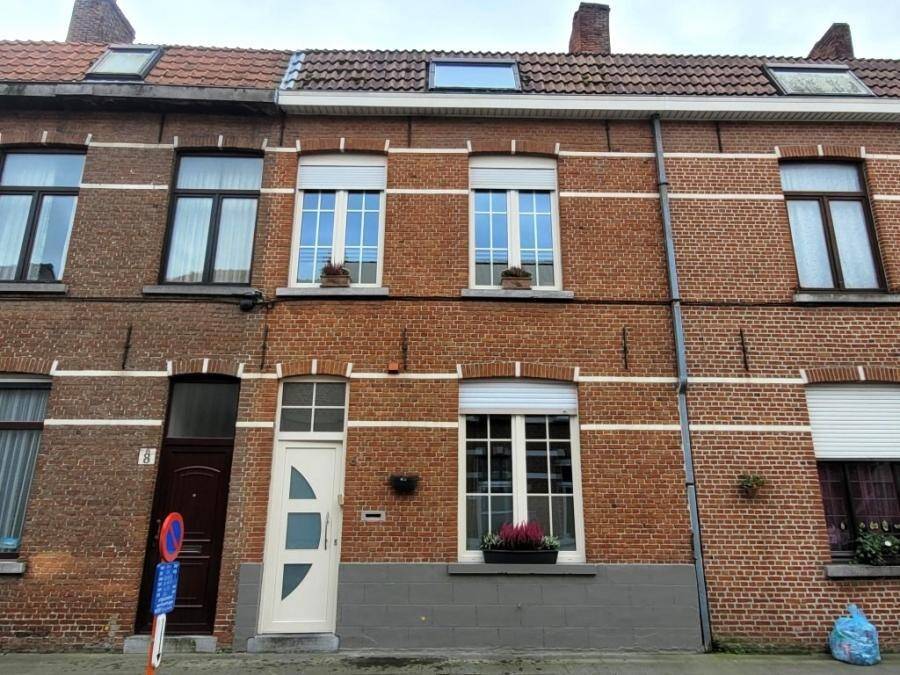 Huis te  koop in Assebroek 8310 287000.00€ 3 slaapkamers m² - Zoekertje 298311